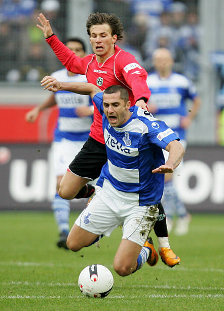 己的传球成 己的传球成