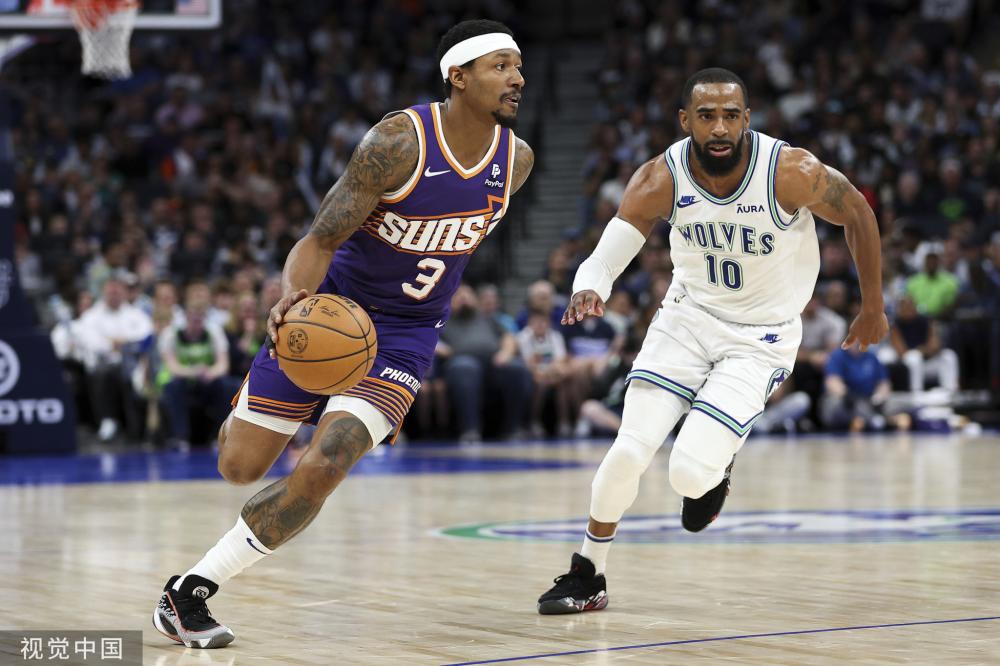 凭借自己敏 凭借自己敏